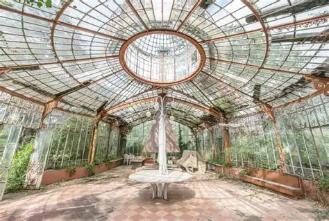 La Serre du Chirurgien — Serre abandonné en Occitanie