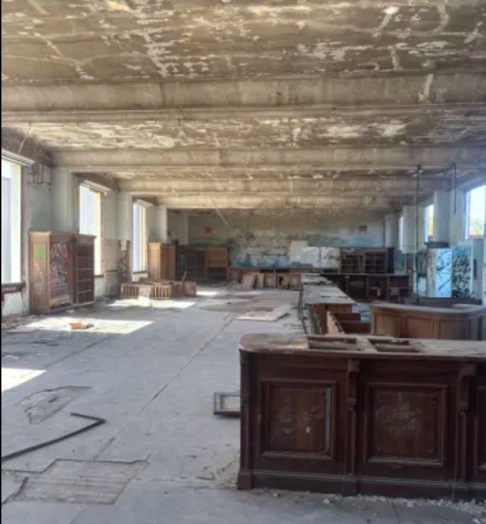 fabrique de la Liqueur de la Vielle Cure — Usine abandonnée en Nouvelle-Aquitaine
