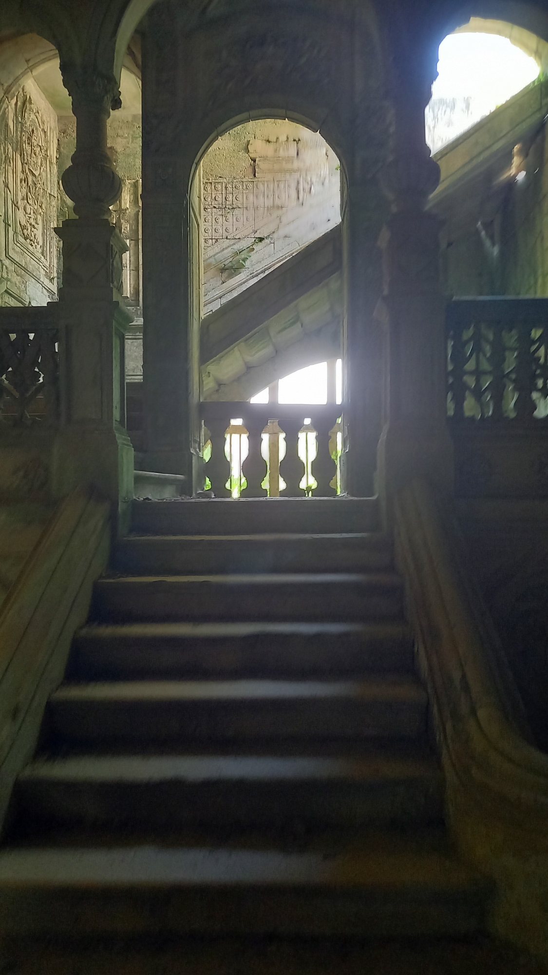 Sous terrain d un château — Lieu abandonné en Nouvelle-Aquitaine