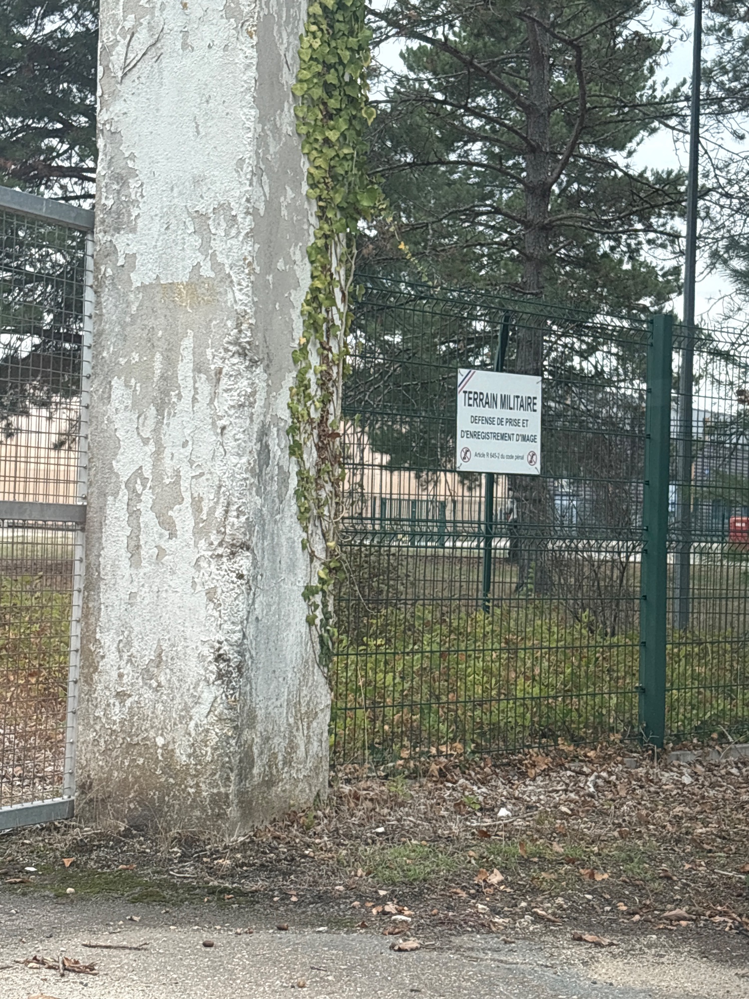 Ancien camp militaire — Lieu abandonné en Centre-Val de Loire