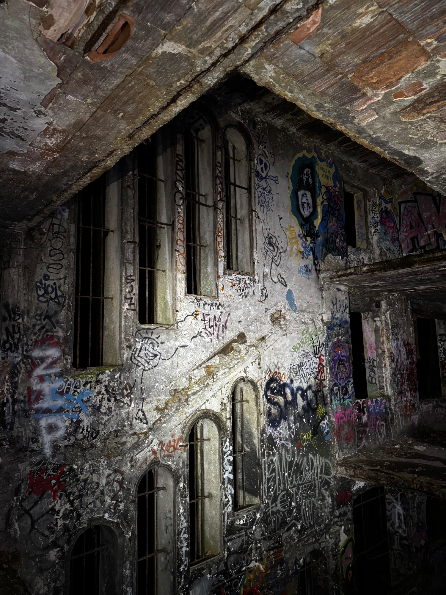 Bordel allemand — Villa abandonnée en Île-de-France