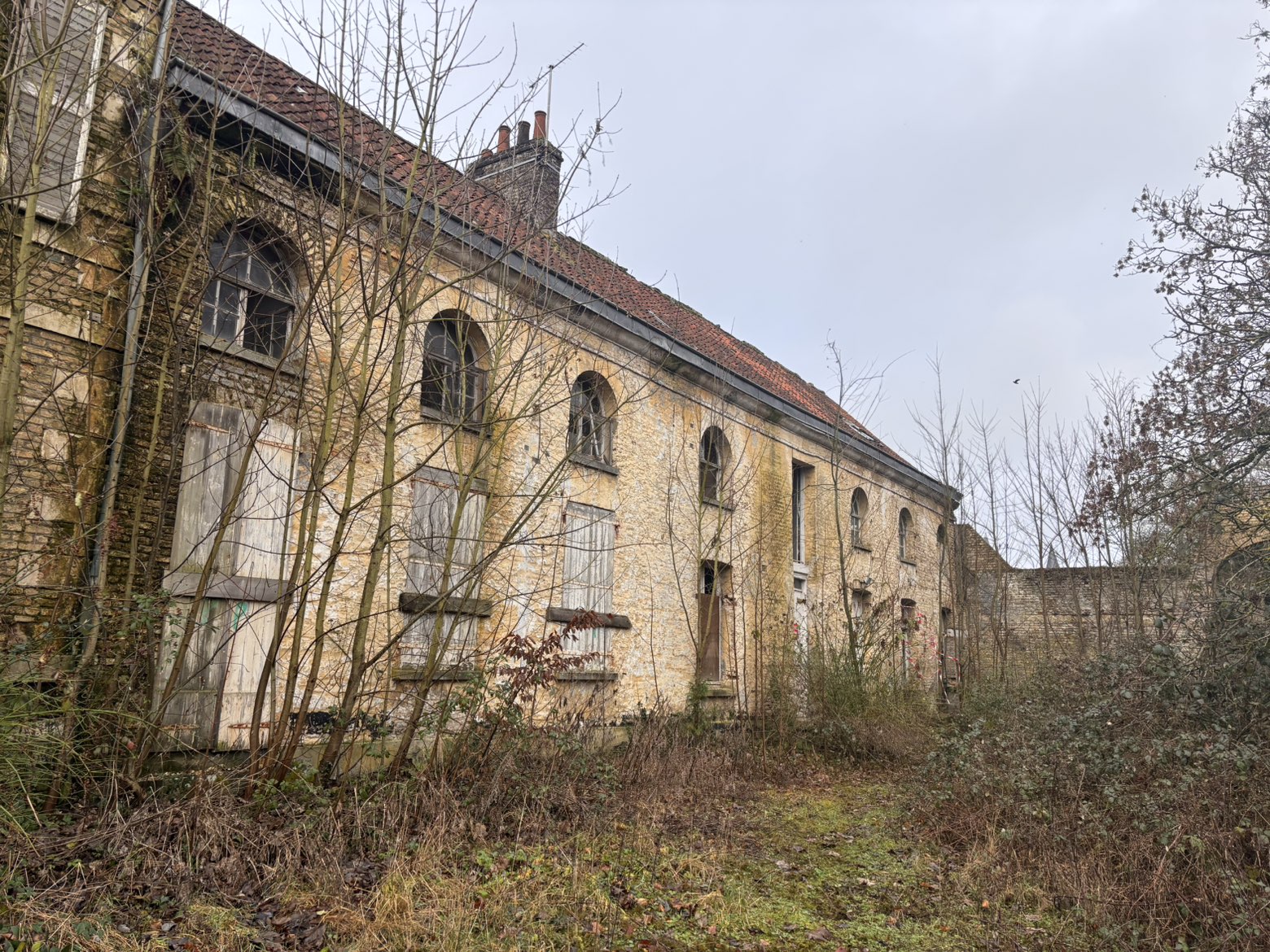 Ferme des berceaux — Ferme abandonnée en Hauts-de-France