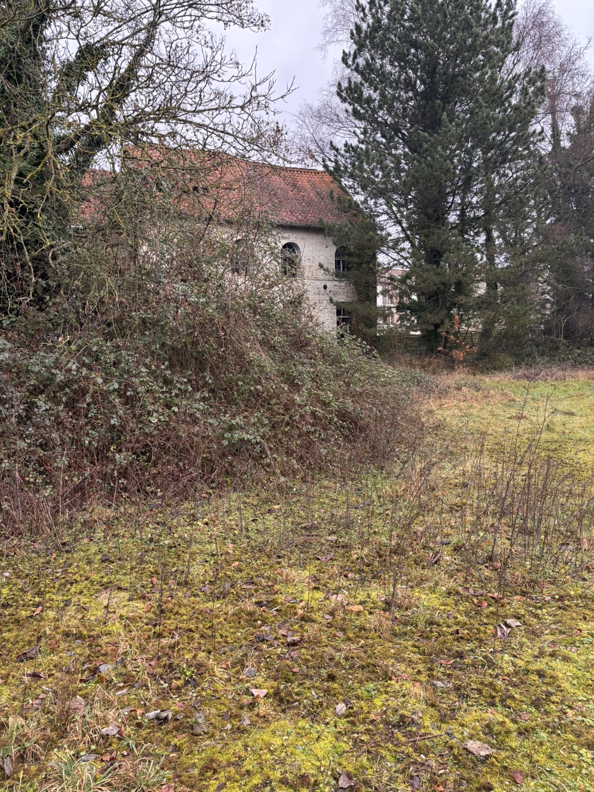 Ferme des berceaux — Ferme abandonnée en Hauts-de-France