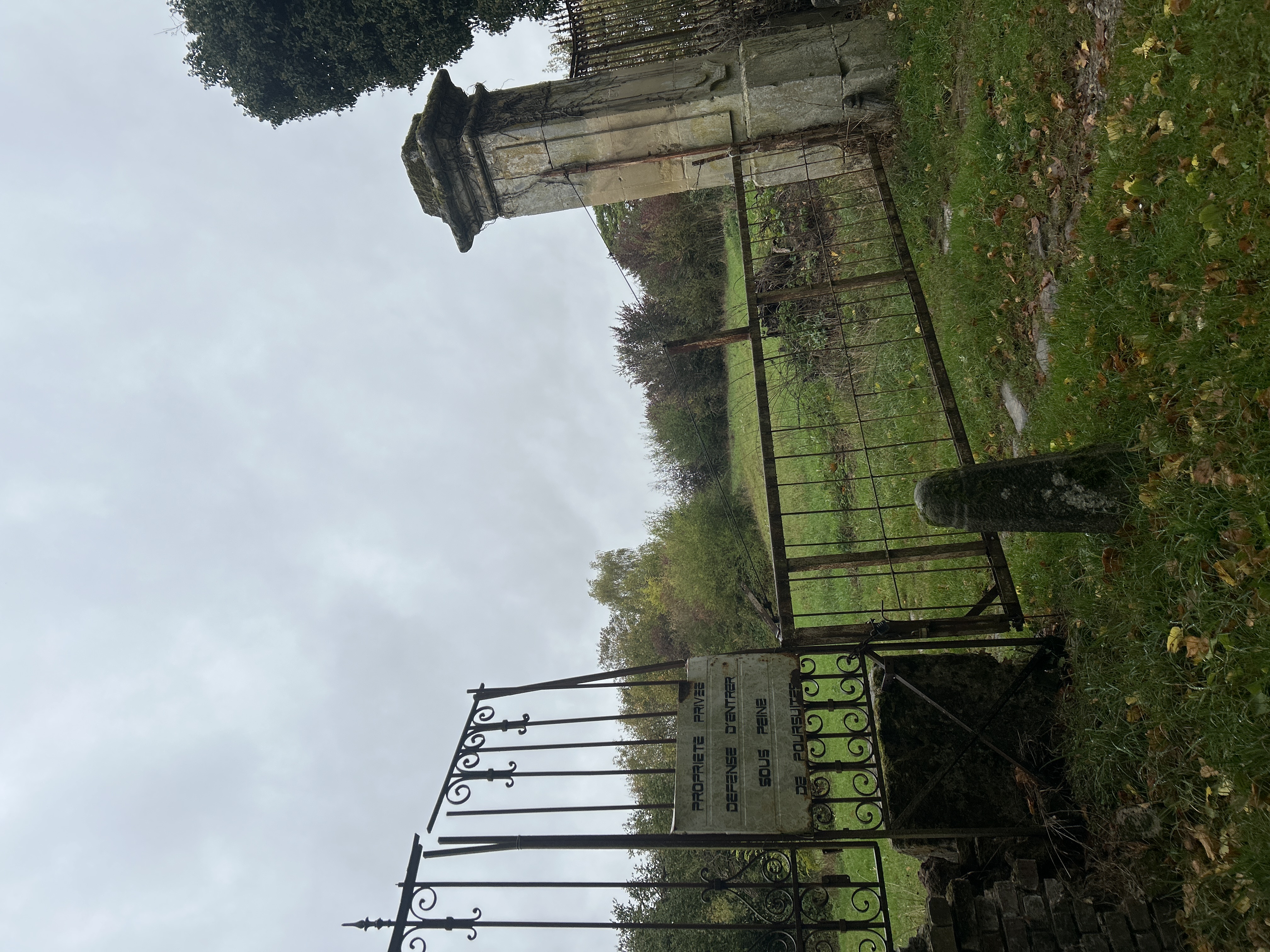 Ancienne Ruine/Chateau de Heilly — Château abandonné en Hauts-de-France