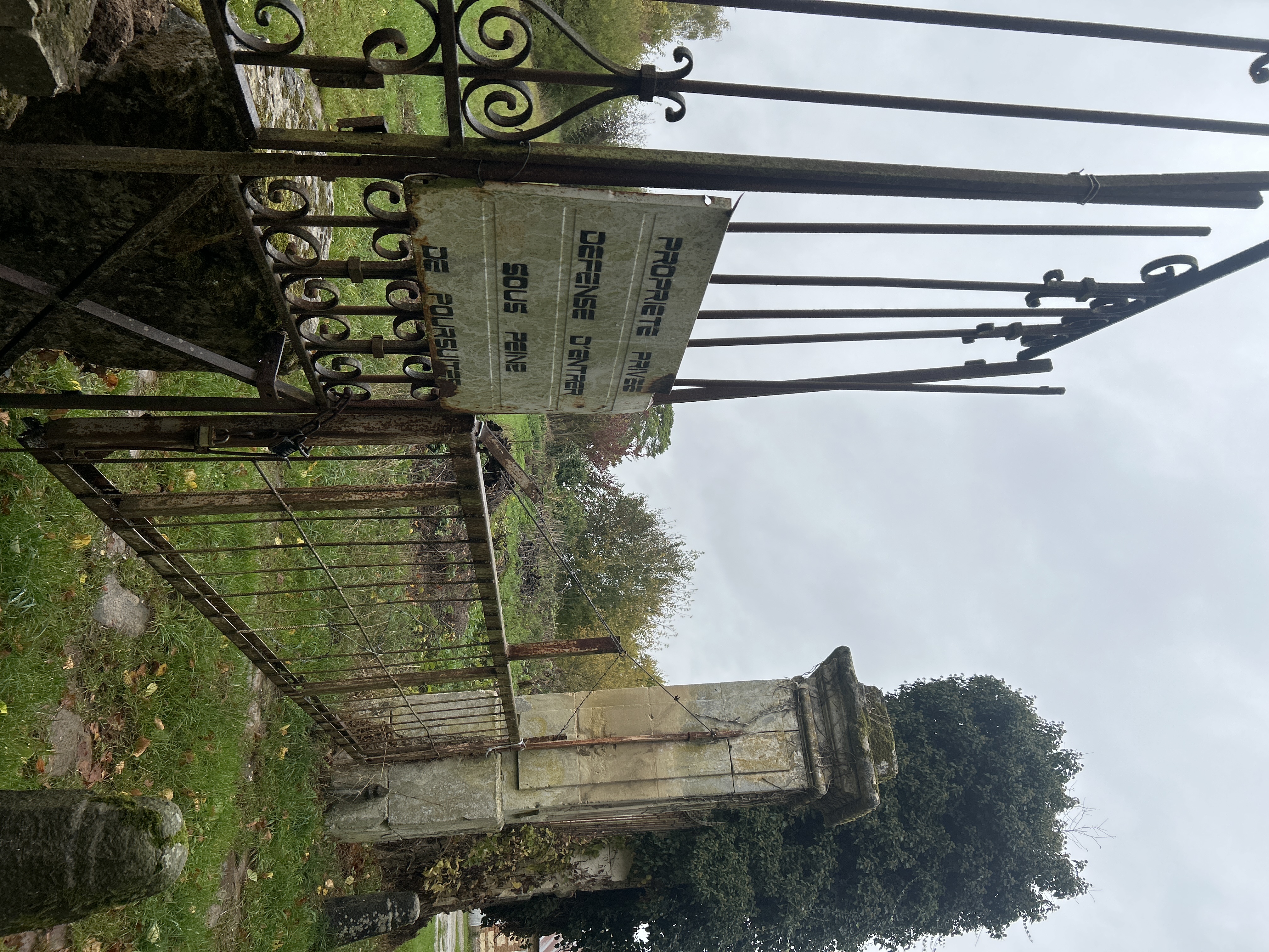Ancienne Ruine/Chateau de Heilly — Château abandonné en Hauts-de-France