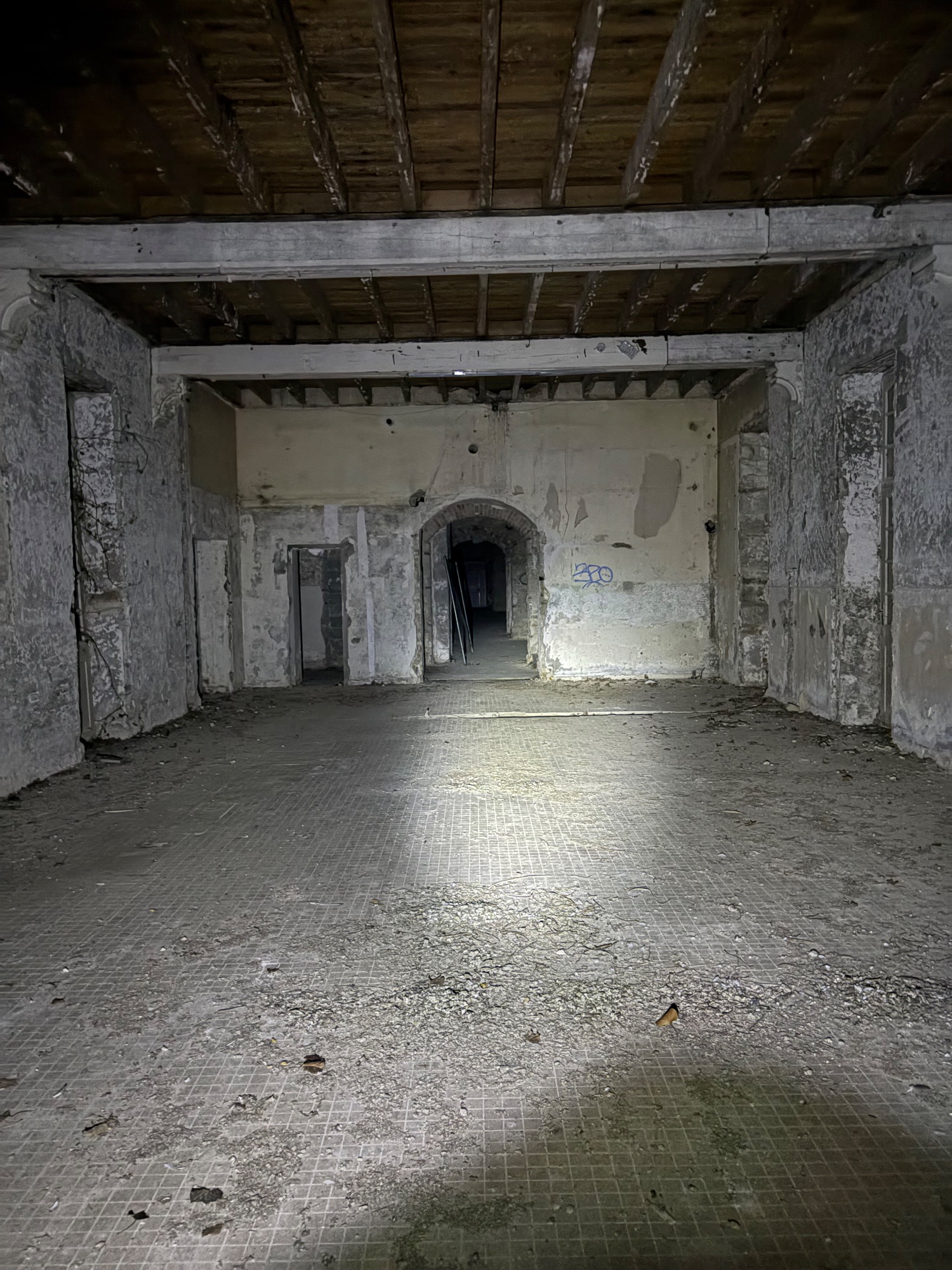Hôpital abandonné — Hôpital abandonné en Bretagne