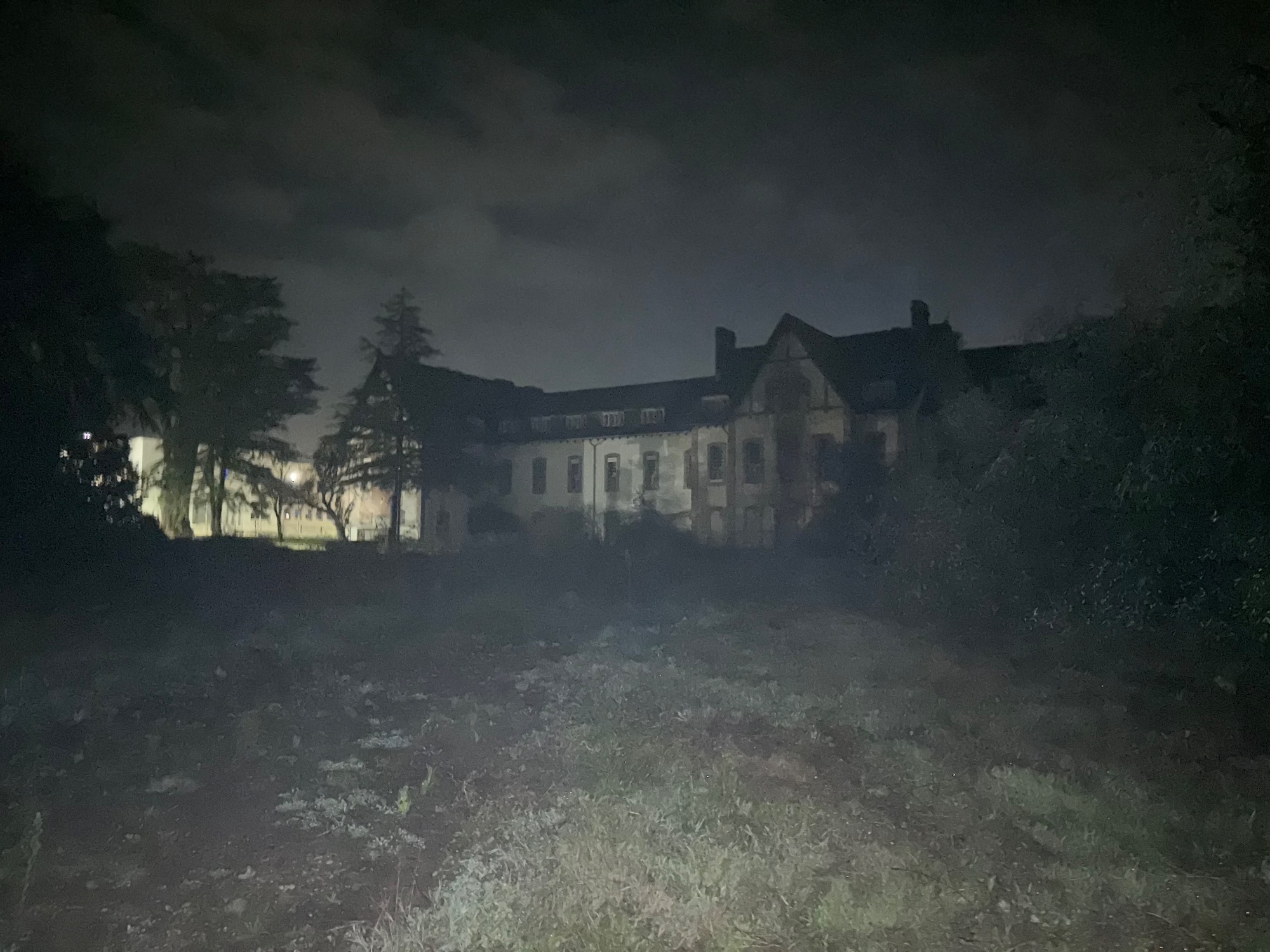 Hôpital abandonné — Hôpital abandonné en Bretagne
