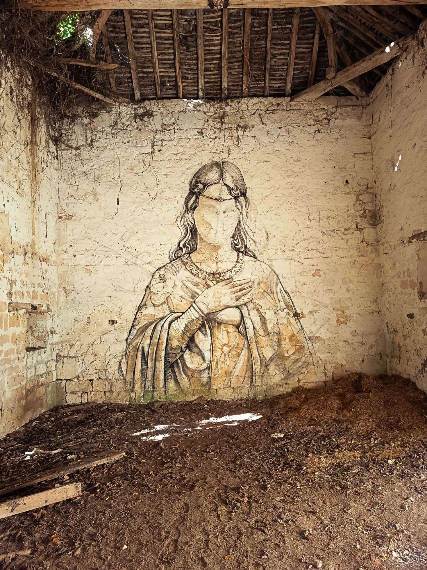 La grotte aux calèches — Maison abandonnée en Île-de-France