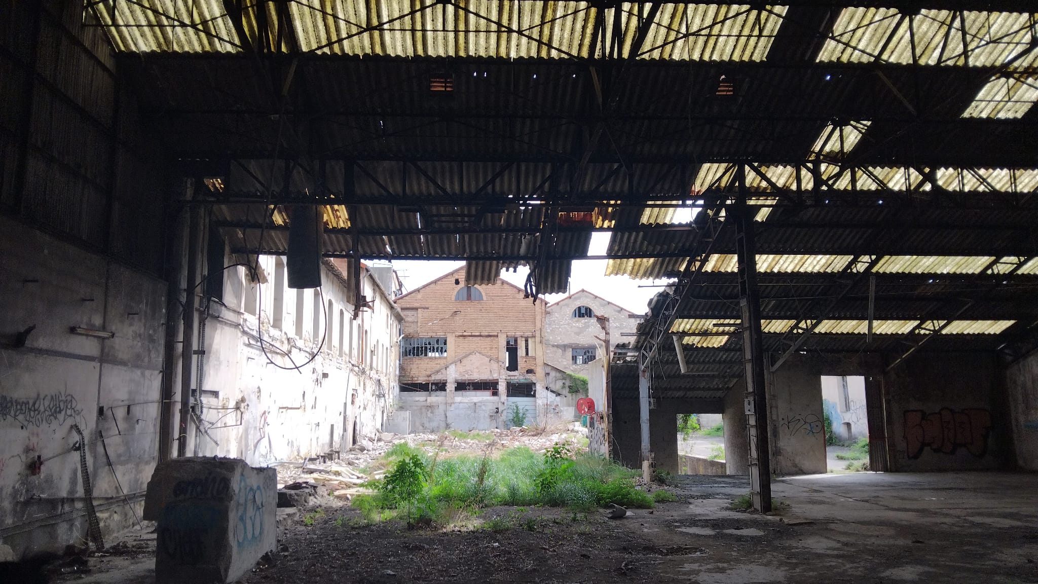 Papeterie abandonnée — Papeterie abandonnée en Provence-Alpes-Côte d'Azur