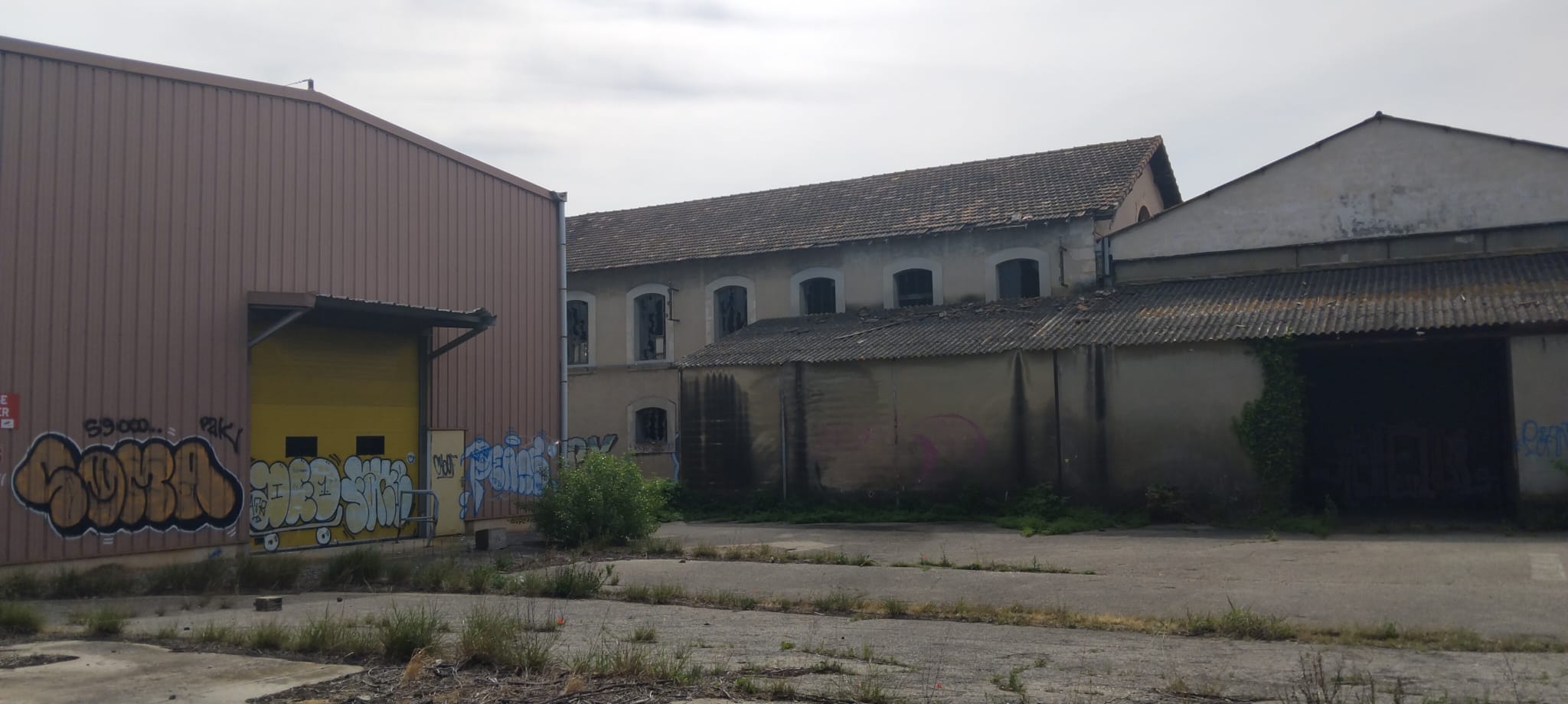 Papeterie abandonnée — Papeterie abandonnée en Provence-Alpes-Côte d'Azur