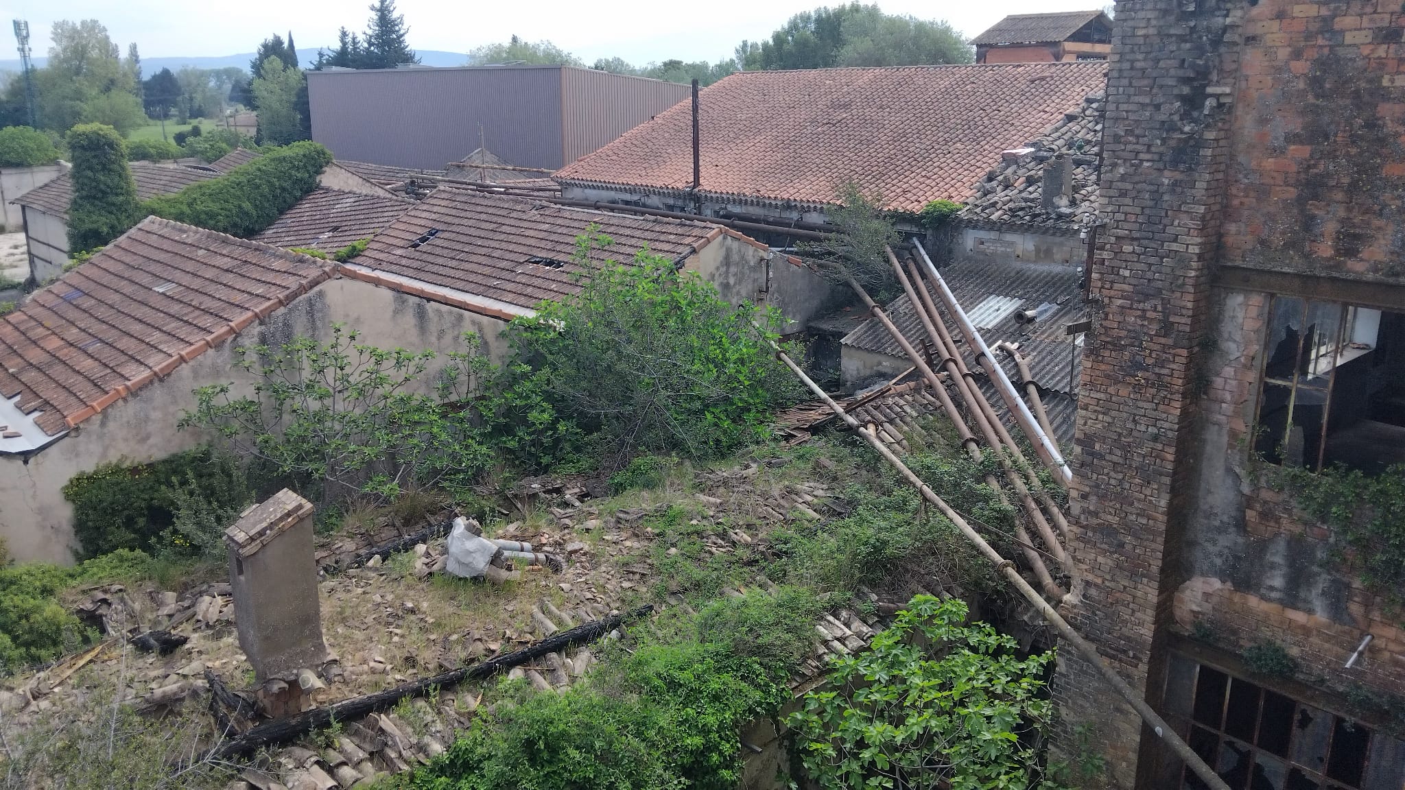 Papeterie abandonnée — Papeterie abandonnée en Provence-Alpes-Côte d'Azur