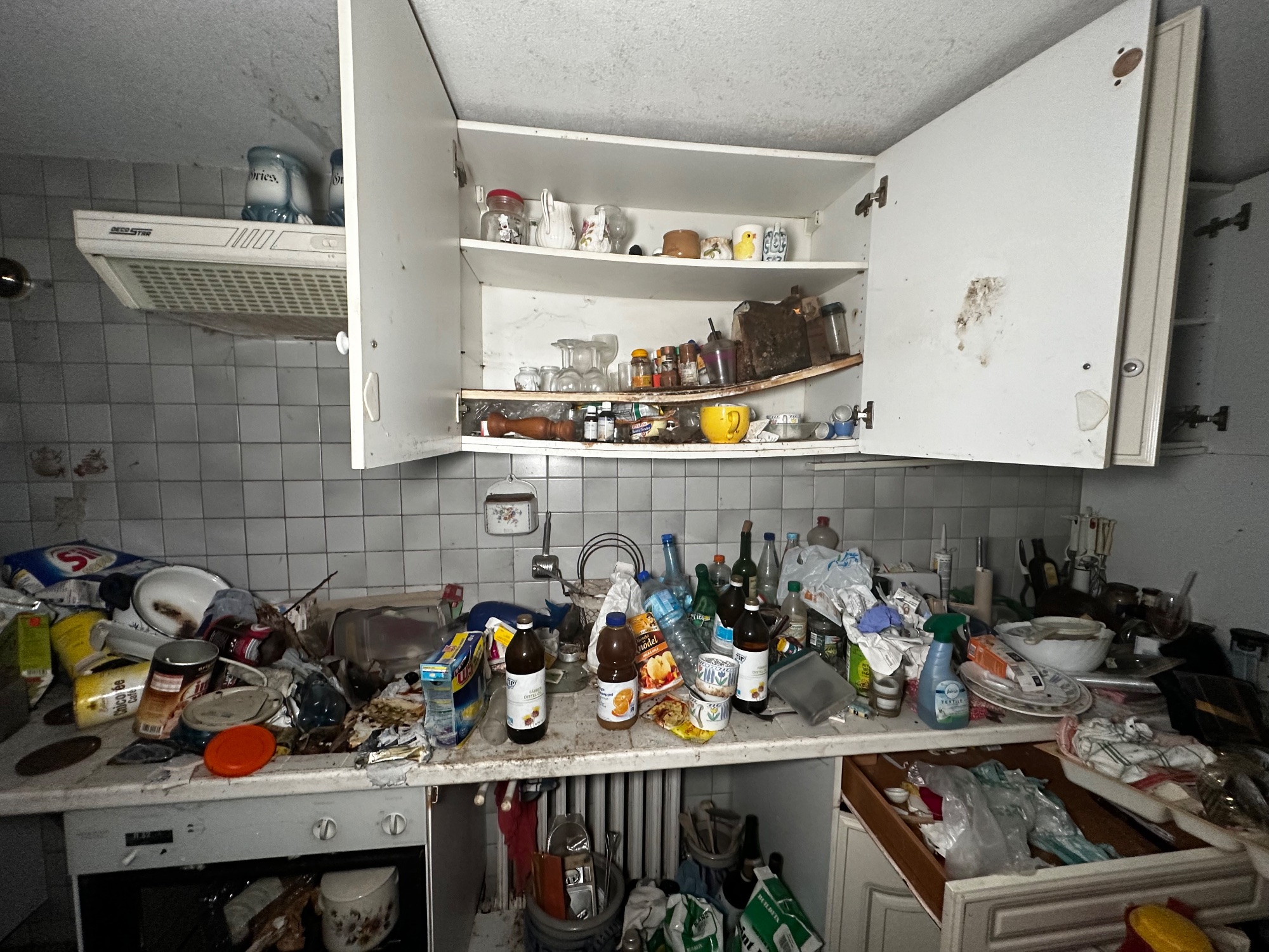 Manoir isolé — Manoir abandonné
