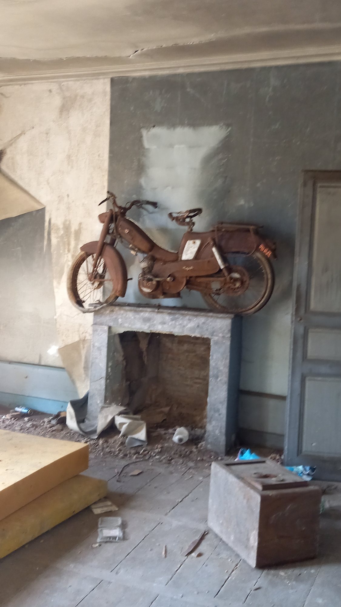 Grande maison abandonné en 2019 — Maison abandonnée